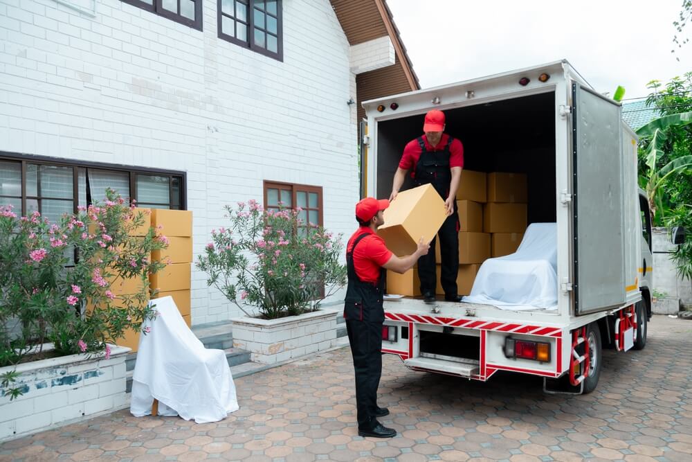 Moving Within 5km in Sydney: Is It Worth Hiring Removalists?